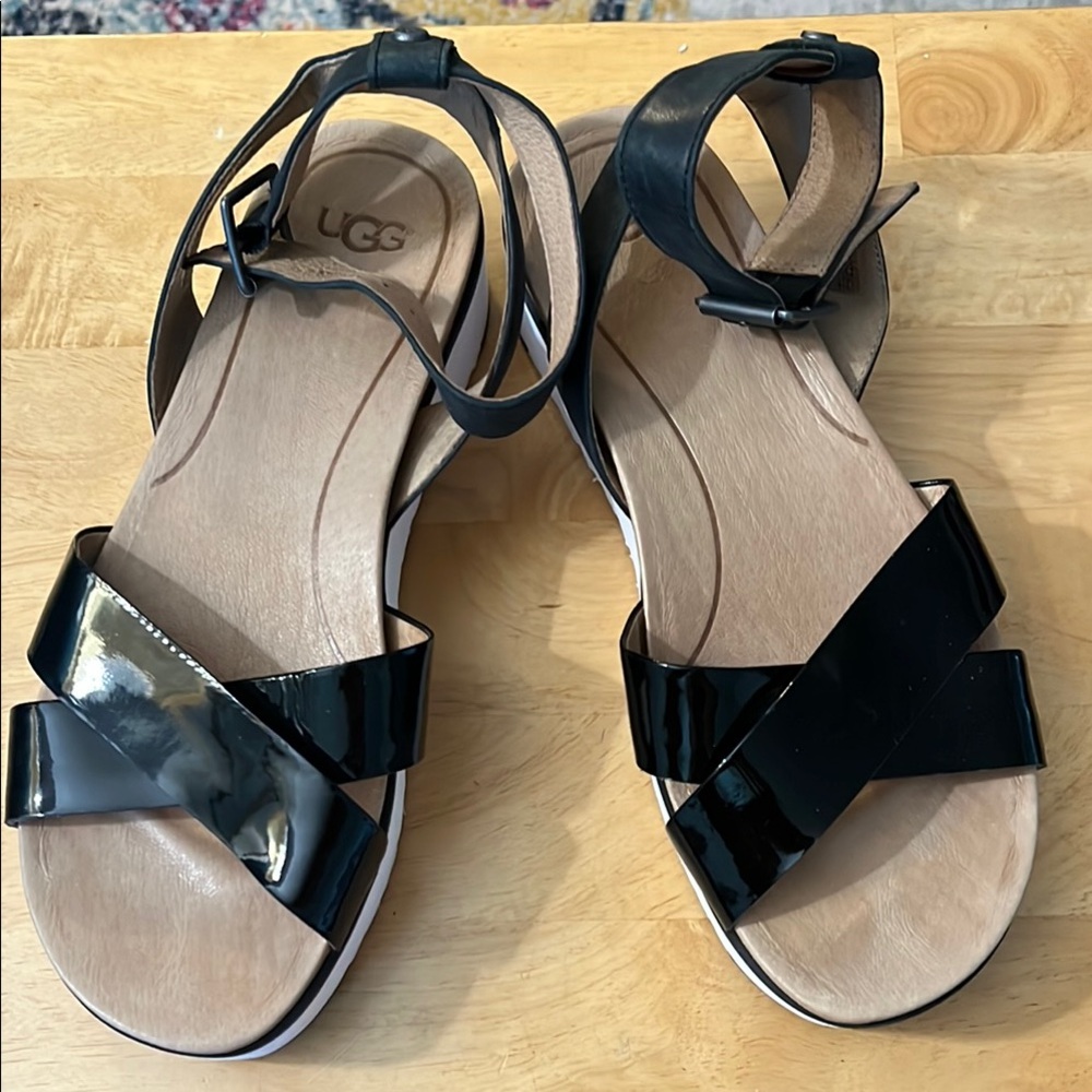 UGG Women's Size 7.5 TIPTON Platform Leather Ankle Strap Sandals